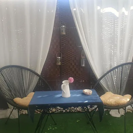 Evie's Beach Studio *