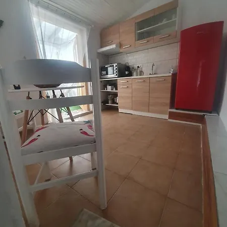 Evie's Beach Studio Holiday home